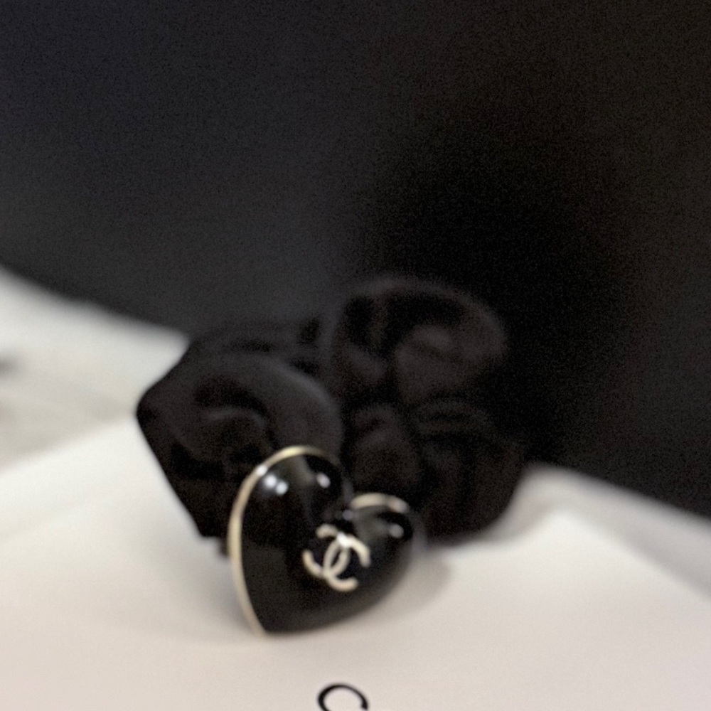 Two CHANEL Black Heart Hair Ties With Box - Picture 3 of 4